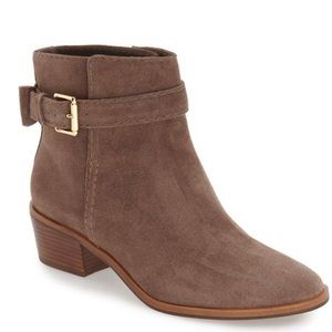 KATE SPADE Taley Logo Bow Pull-On Cream Suede Leather Ankle Bootie USED Size 7